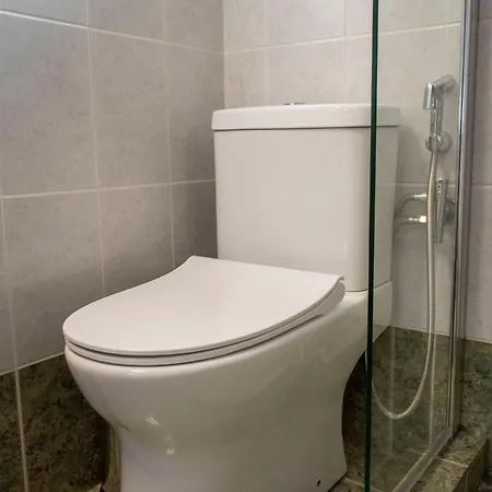 Rokani I At Center شقة