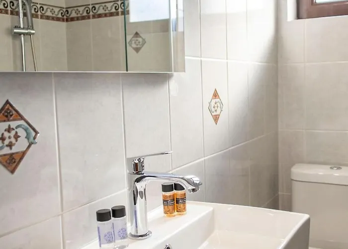 아파트 Rokani I At Center 칼라브리타